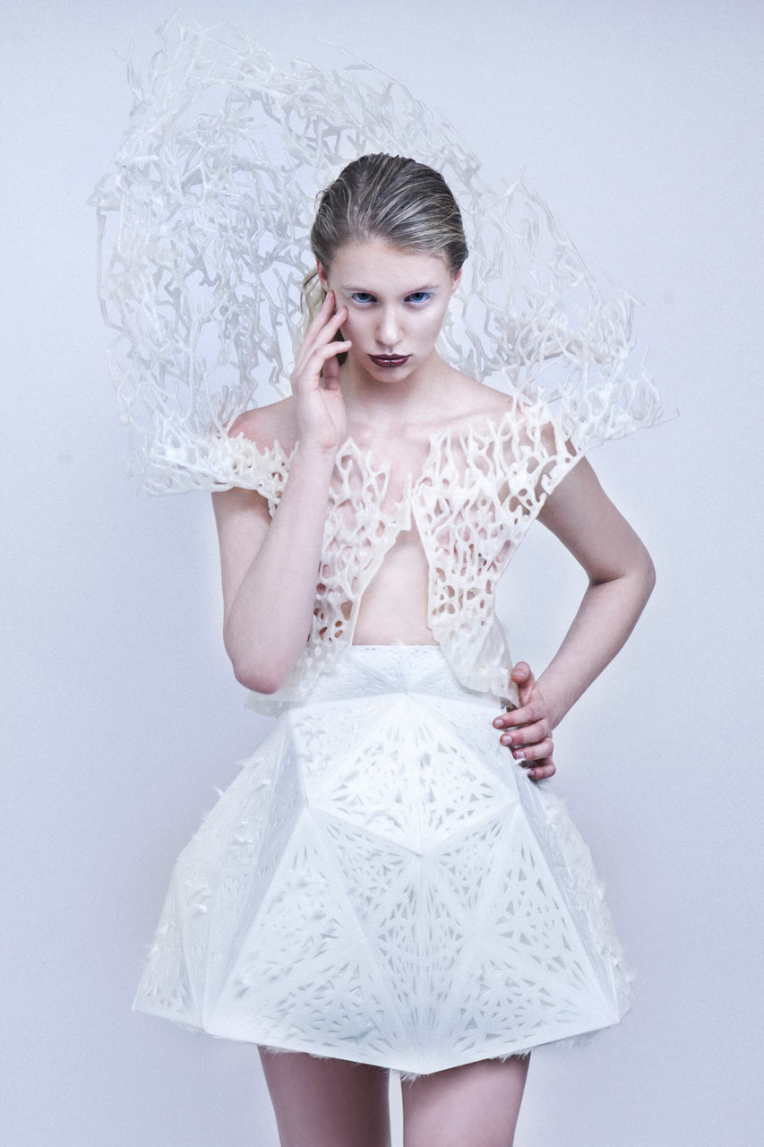 trends-2015-polygonal-graphics-3D-printed-dress
